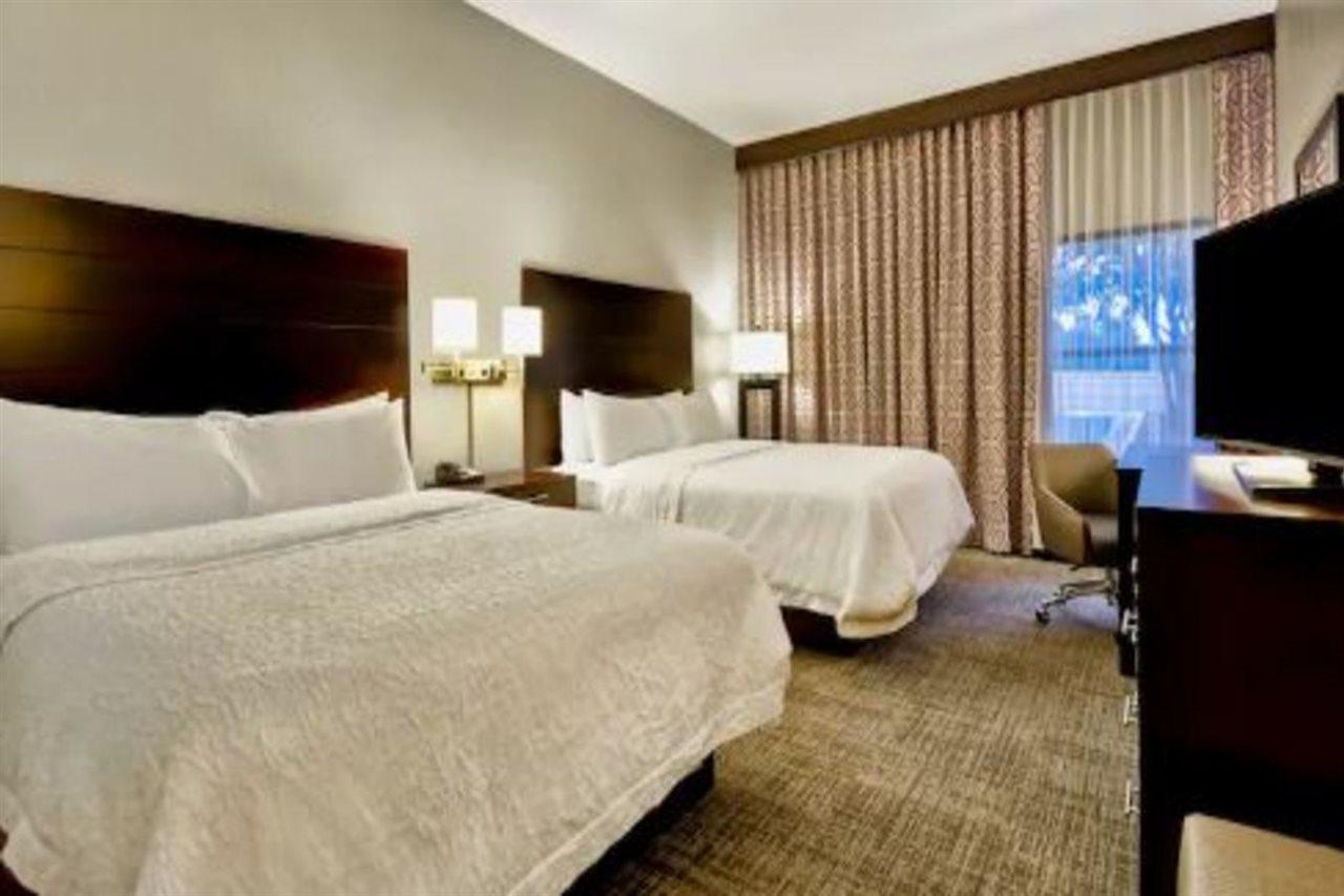 Hampton Inn Старквил Екстериор снимка