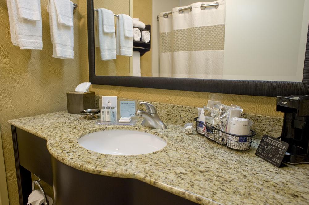 Hampton Inn Старквил Екстериор снимка