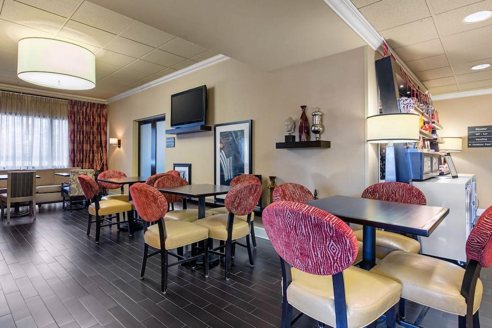 Hampton Inn Старквил Екстериор снимка