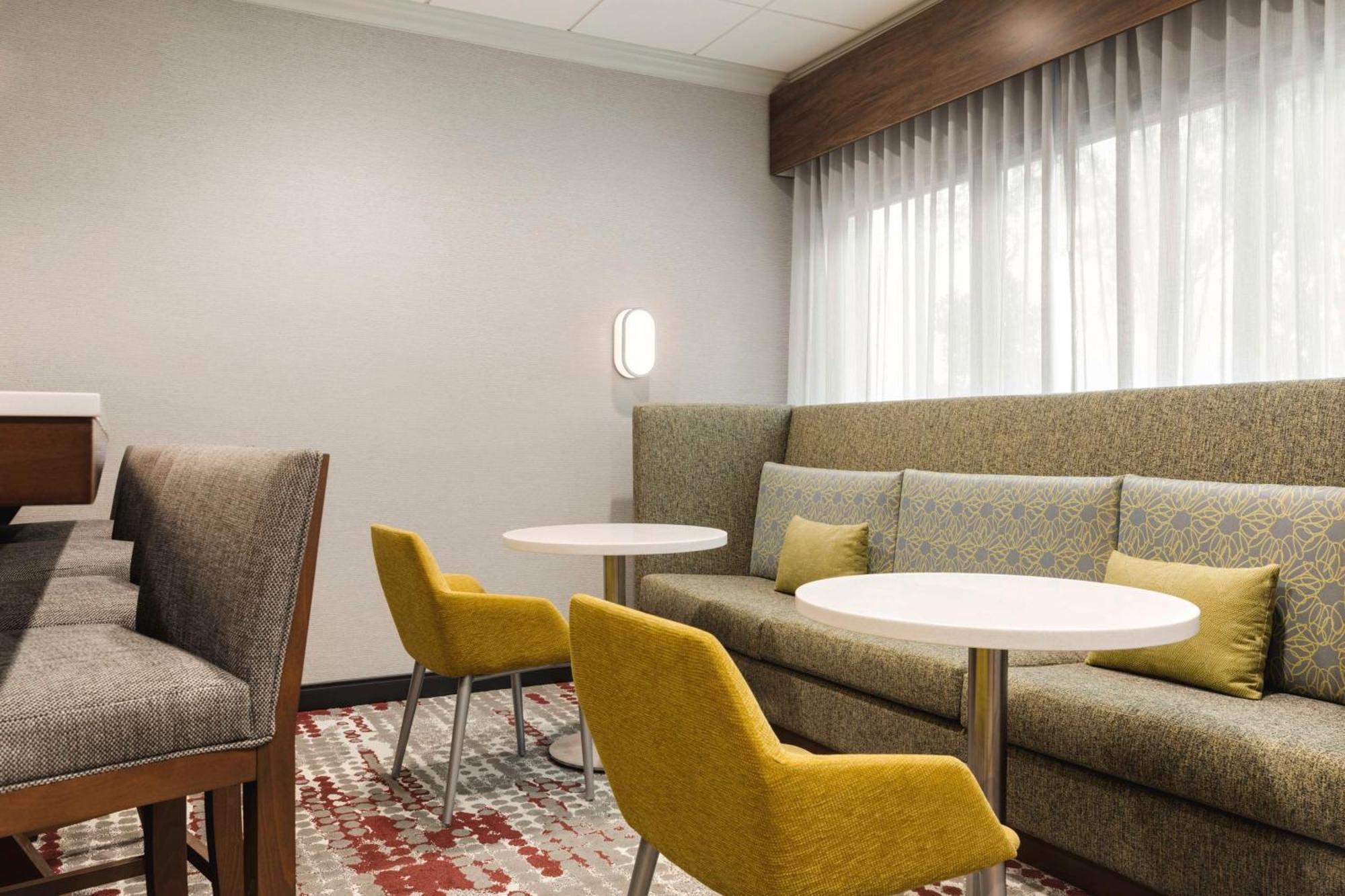 Hampton Inn Старквил Екстериор снимка