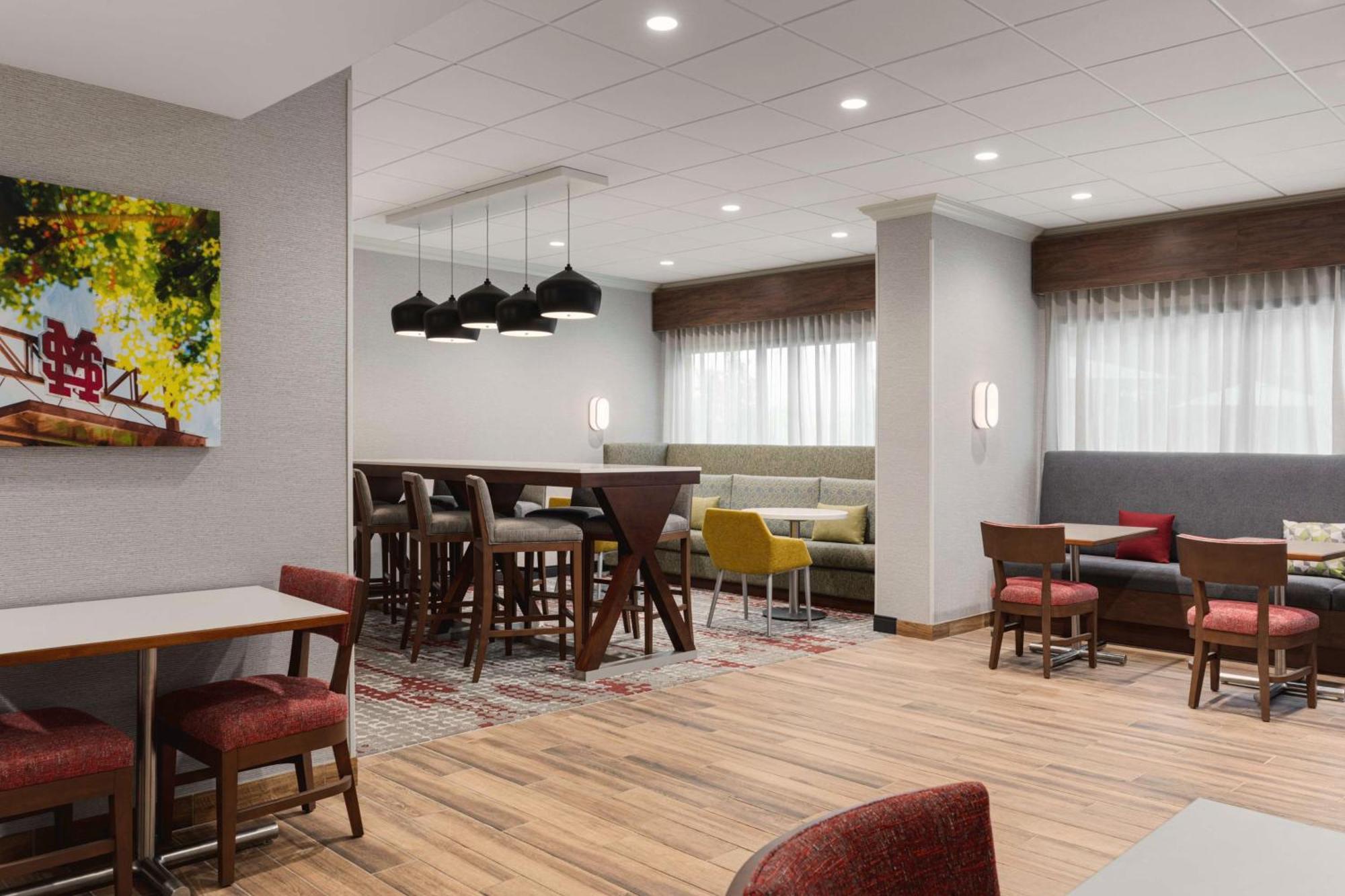 Hampton Inn Старквил Екстериор снимка