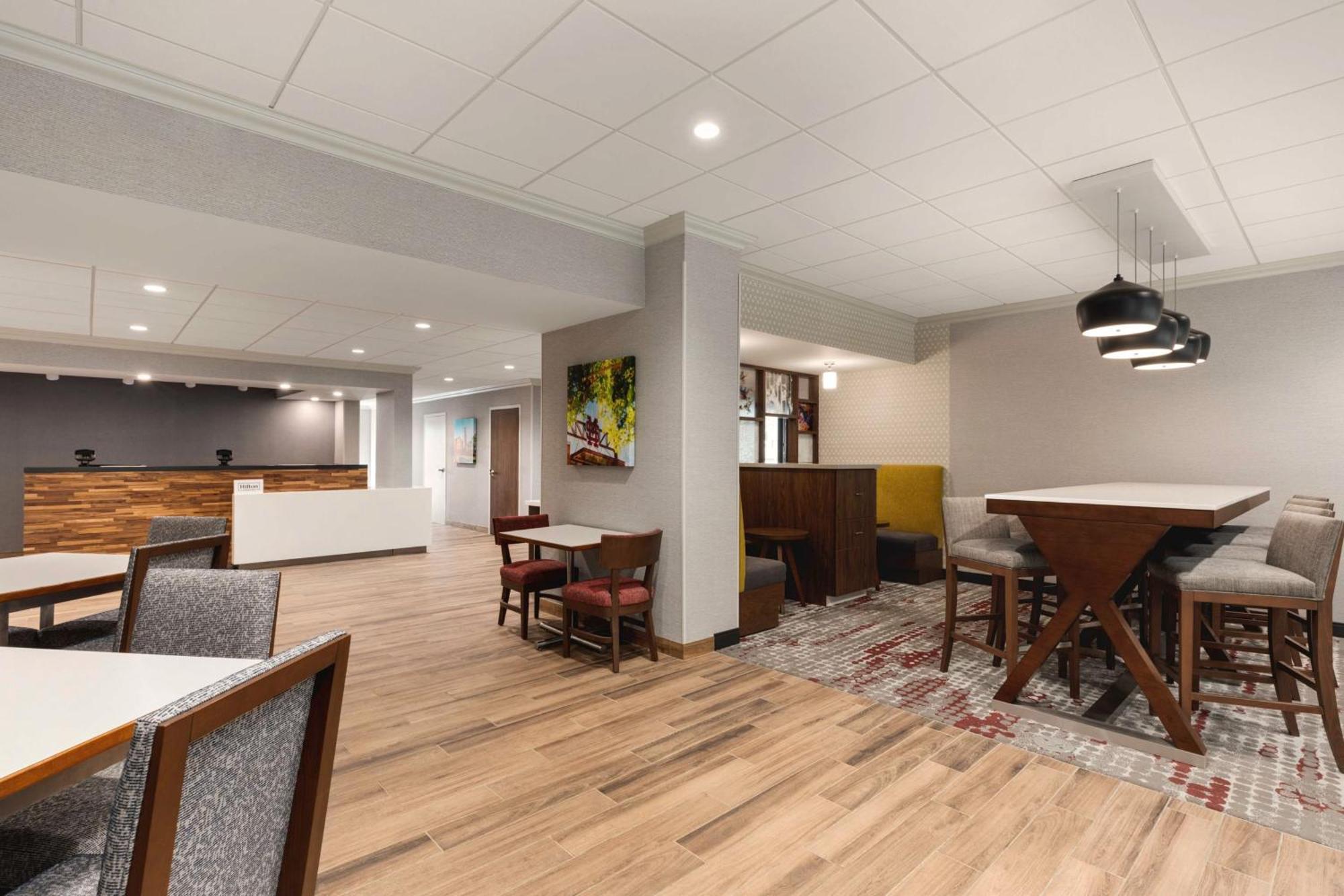 Hampton Inn Старквил Екстериор снимка