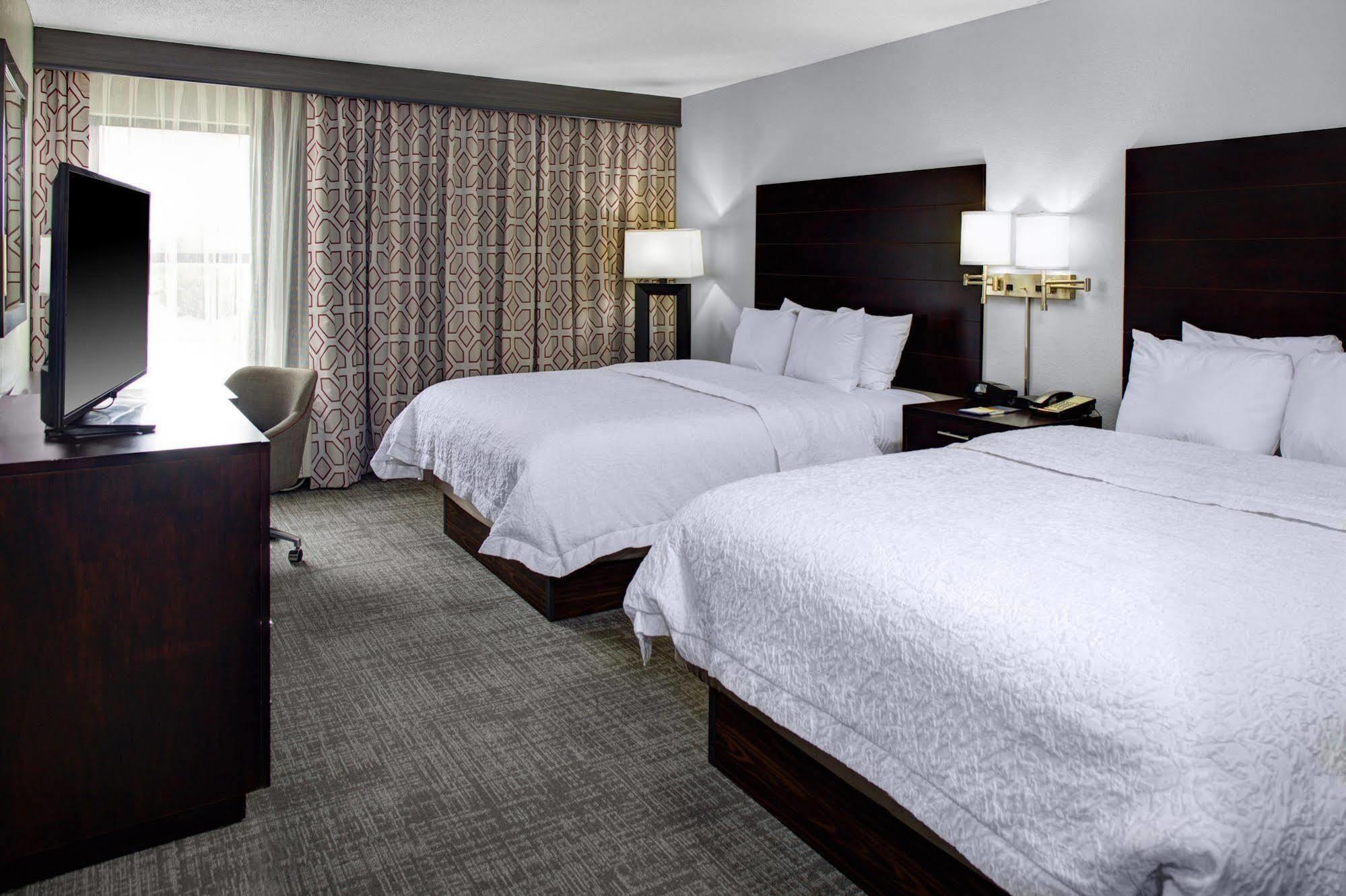 Hampton Inn Старквил Екстериор снимка